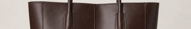 Grand sac cabas de cours femme avec pochette — vue de face sur fond gris clair