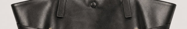 Grand sac cabas de cours femme en similicuir évasé — vue de face sur fond gris clair