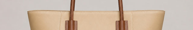 Sac à main de cours femme zippé en similicuir — vue de face sur fond gris clair