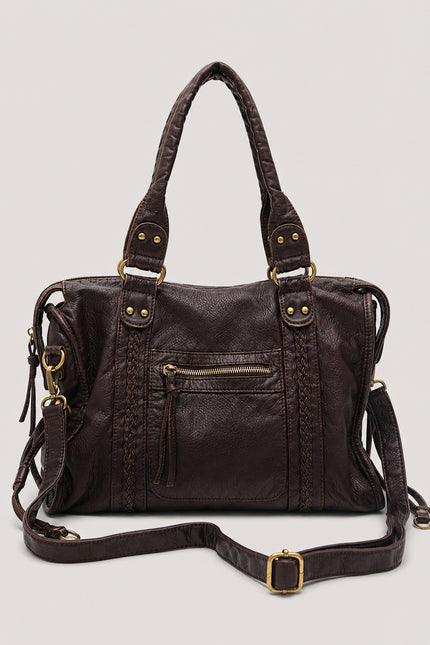 Sac de cours femme en similicuir avec bandoulière — vue de face sur fond gris clair