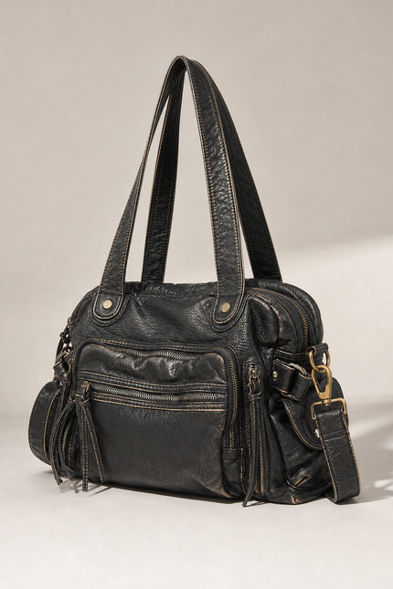 Grand sac de cours femme multi-poches en similicuir — vue trois-quarts sur fond gris clair
