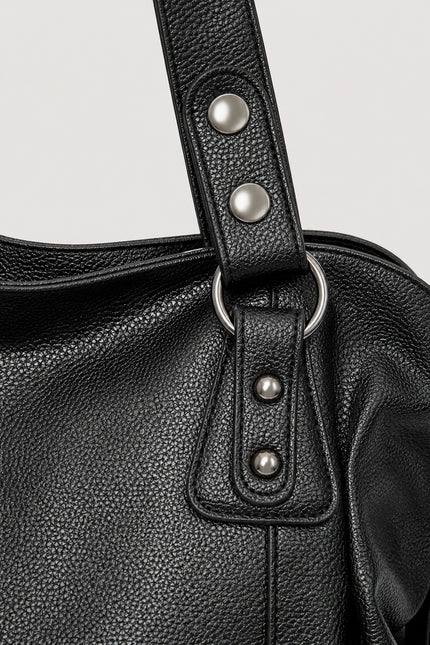 Grand sac de cours femme grainé avec bandoulière — détail rapproché du sac