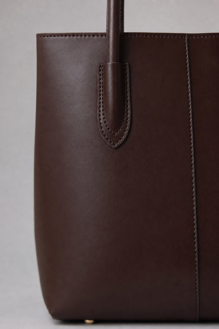 Grand sac cabas de cours femme avec pochette — détail rapproché du sac