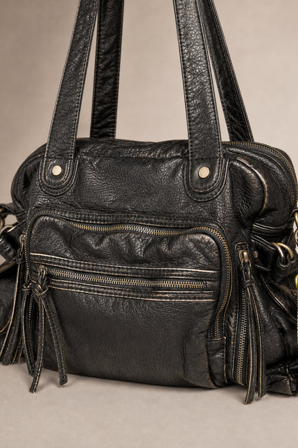 Grand sac de cours femme multi-poches en similicuir — détail rapproché du sac