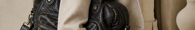 Grand sac de cours femme multi-poches en similicuir — porté sur mannequin avec une tenue