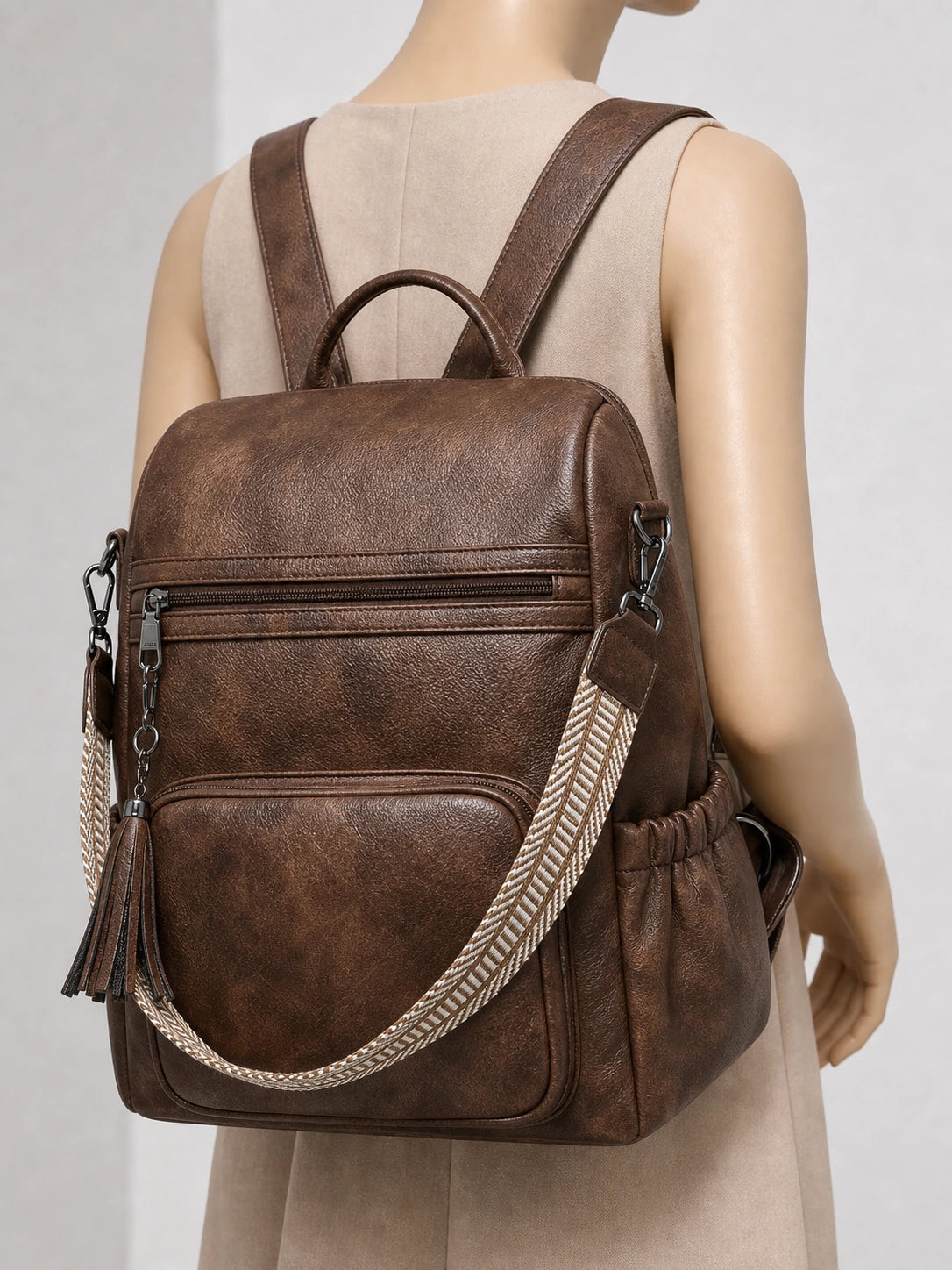 Sac à dos femme cuir vegan élégant quotidien - lifestyle porté - Aurean Paris