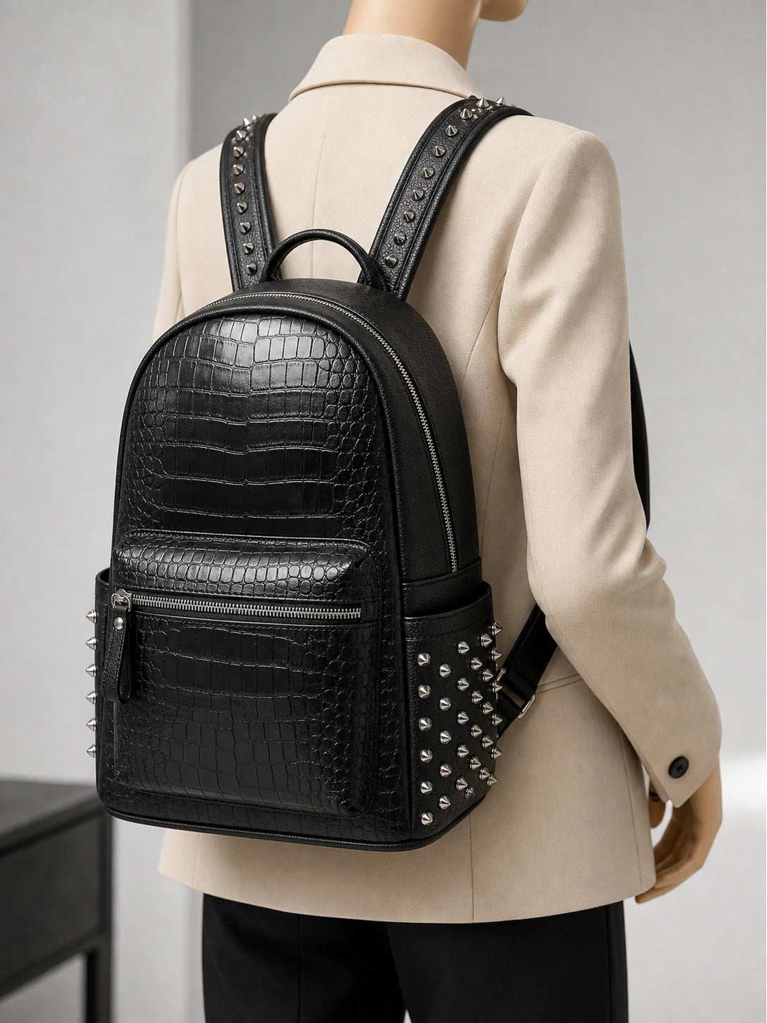 Sac cuir vegan 16 pouces travail élégant femme - lifestyle porté - Aurean Paris
