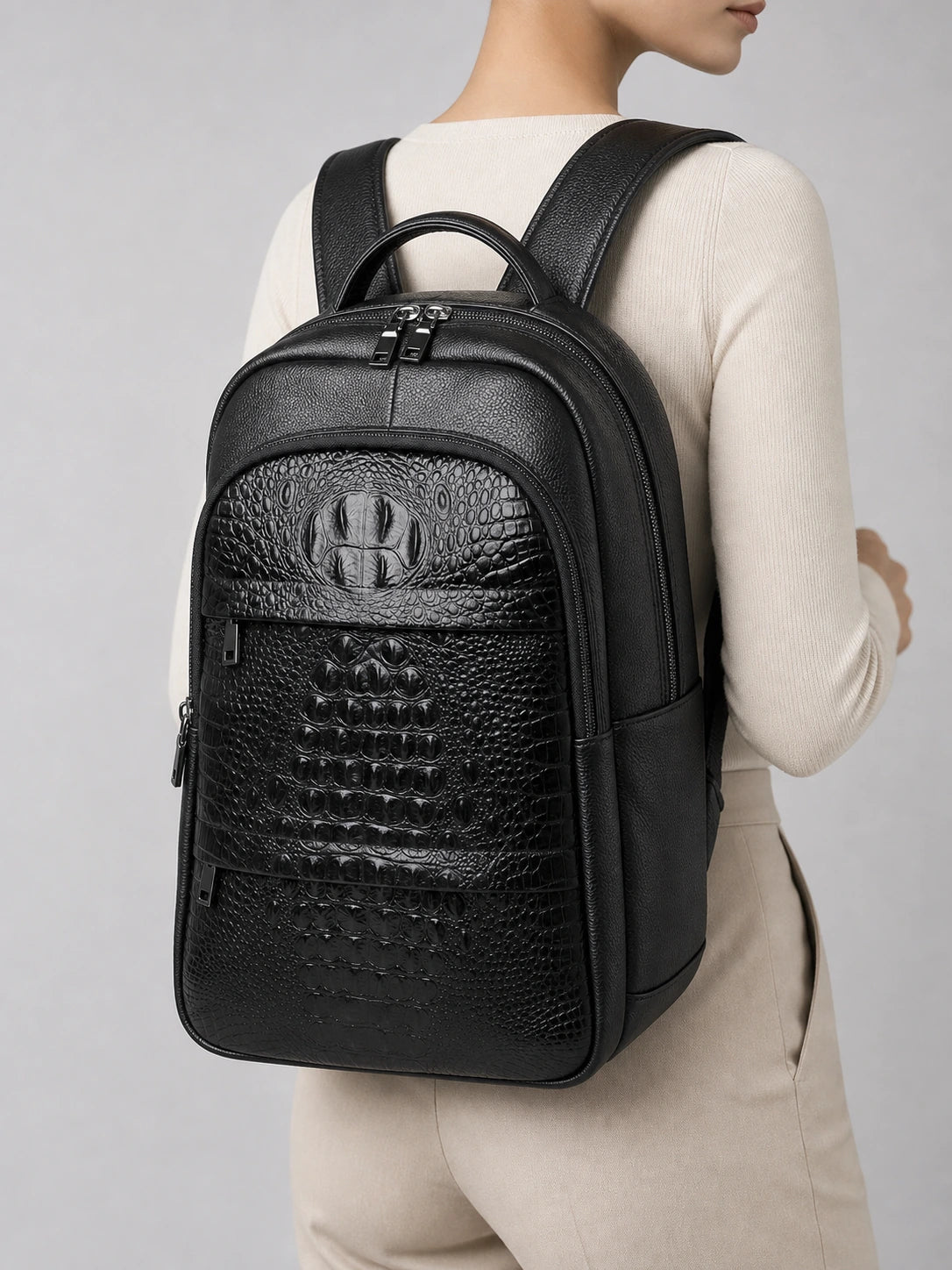 Sac à dos ordinateur femme cuir élégant business - lifestyle porté - Aurean Paris