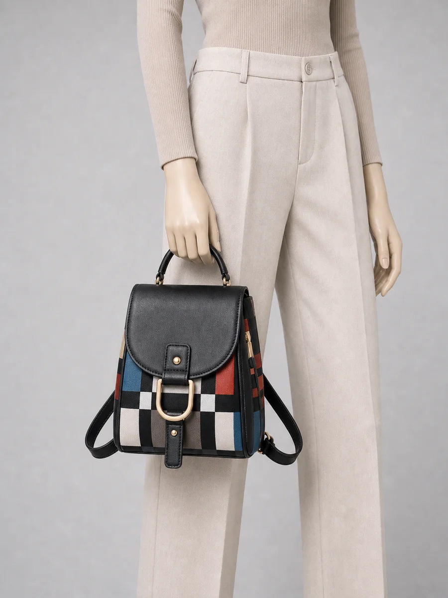 Sac à dos ville compact cuir vegan femme porté à la main en studio - Aurean Paris - Admin refs