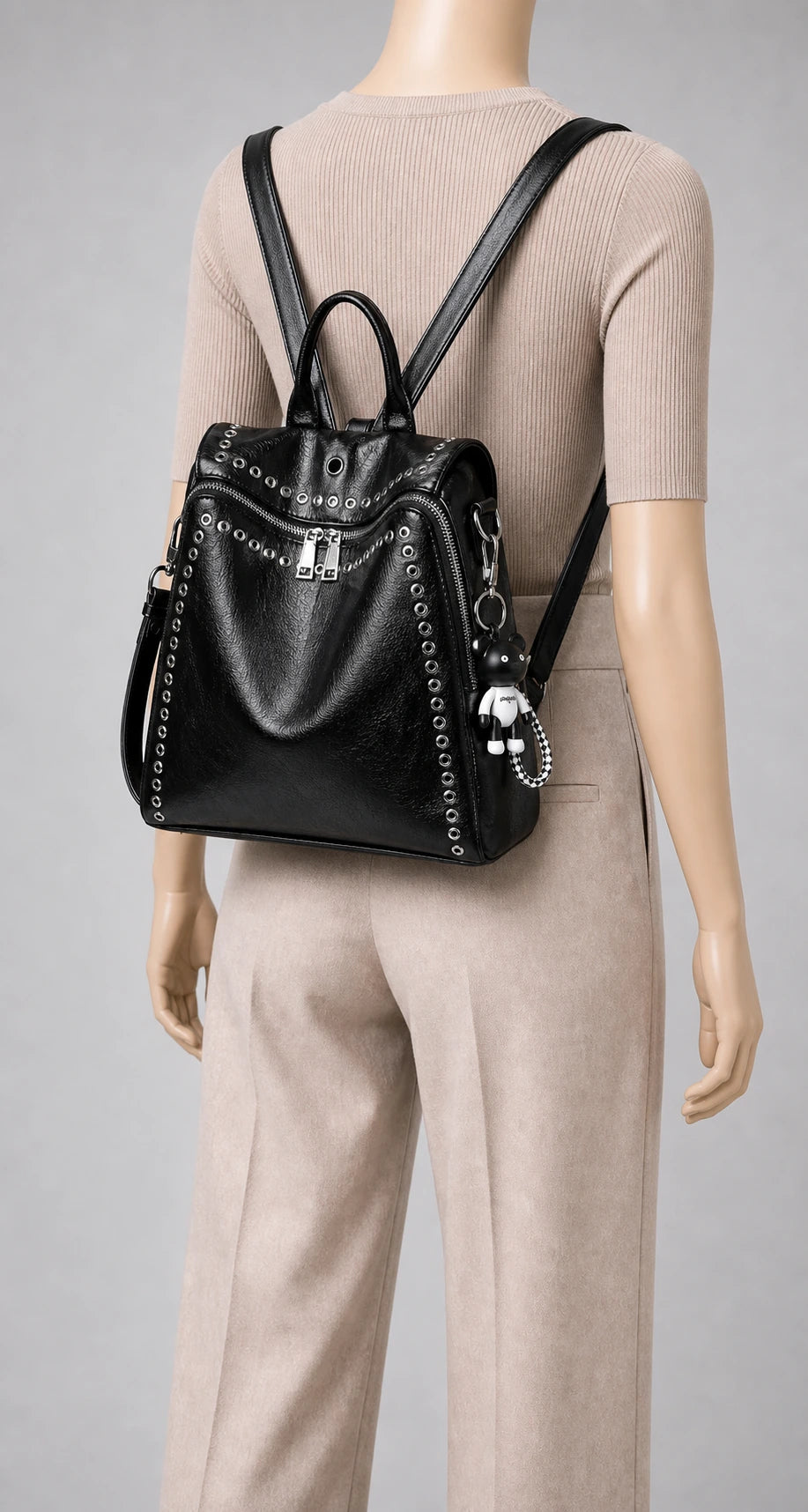 Sac cuir compact femme élégant quotidien porté en studio - Aurean Paris - source inputs
