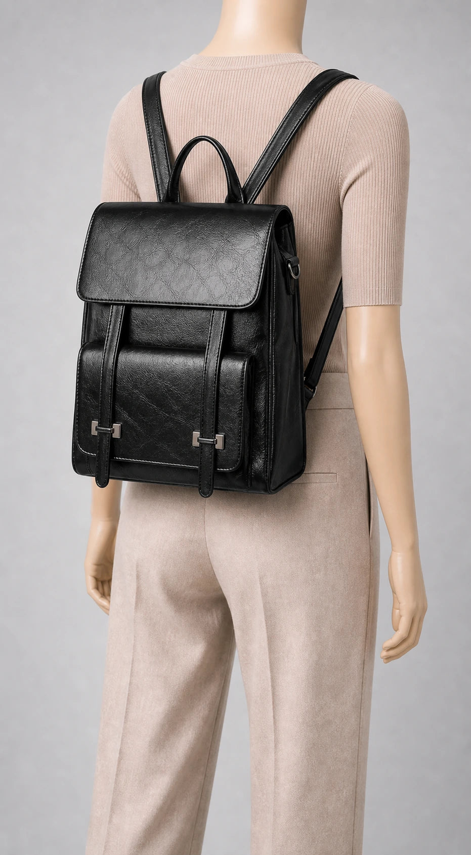 Sac cuir femme élégant style preppy porté en studio - Aurean Paris - source inputs