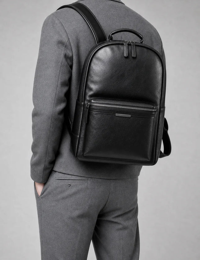 Sac cuir homme 15 pouces business élégant porté en studio - Aurean Paris - Admin refs